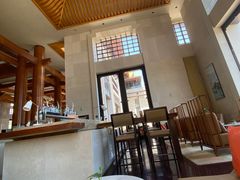 靠窗位-逸廊大堂吧(三亚海棠湾万丽度假酒店)