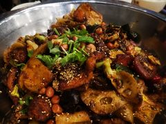 -愉肴麻辣香锅(中山路店)