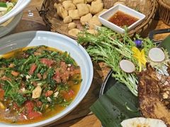 -老滇山寨•云南特色菜•地方菜•民族风情歌舞表演(金碧店)