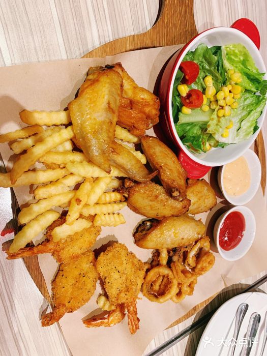 必胜客(佛罗伦萨小镇店)小吃拼盘图片