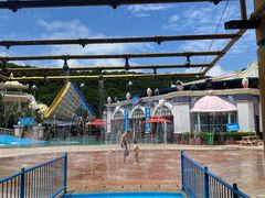 -平湖九龙山乐满地水上乐园