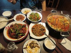 -六弟特色小馆(人民新村店)