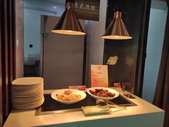 -亚洲国际大酒店·云顶阁旋转自助餐厅