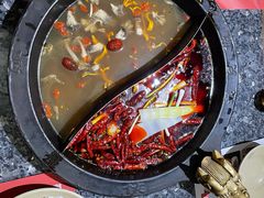 麻辣牛油x老菇菌汤鸳鸯锅-蜀大侠火锅(建设路第五大道店)