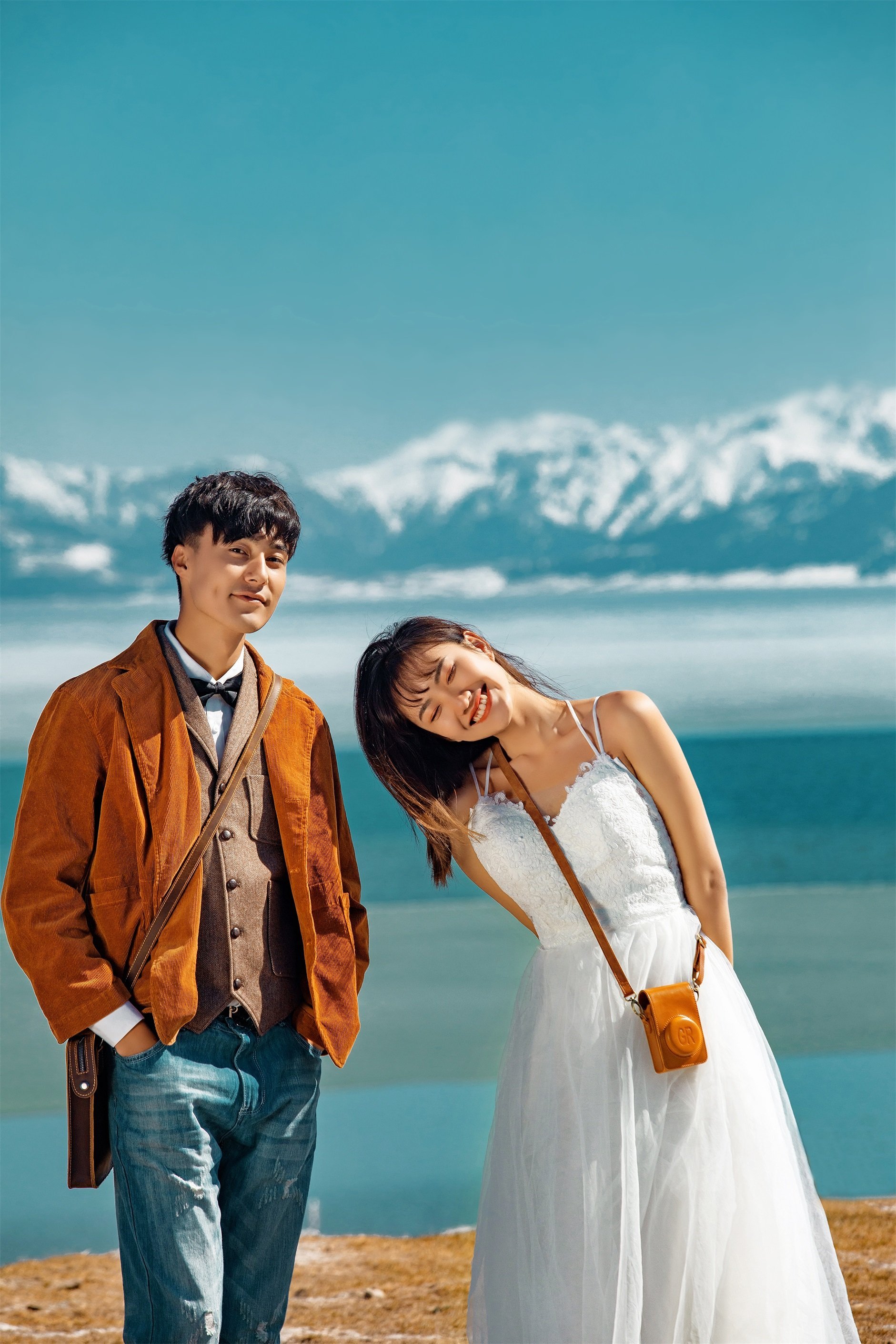 赛里木湖拍照双人姿势，旅游帮手