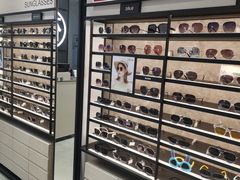 -博士眼镜集团石人工眼镜(虹口万泰店)