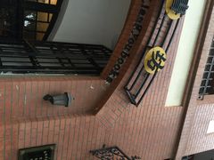 iphone_upload_pic-良友书坊(安徽路店)