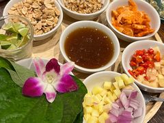 -Chom Cafe and Restaurant