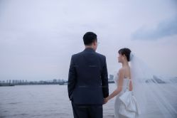 -雪中彩影婚纱摄影·微光艺术中心