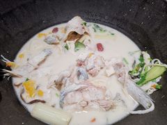 鲜潭蒸汽石锅江团鱼-鲜潭蒸汽石锅鱼(五道口购物中心店)