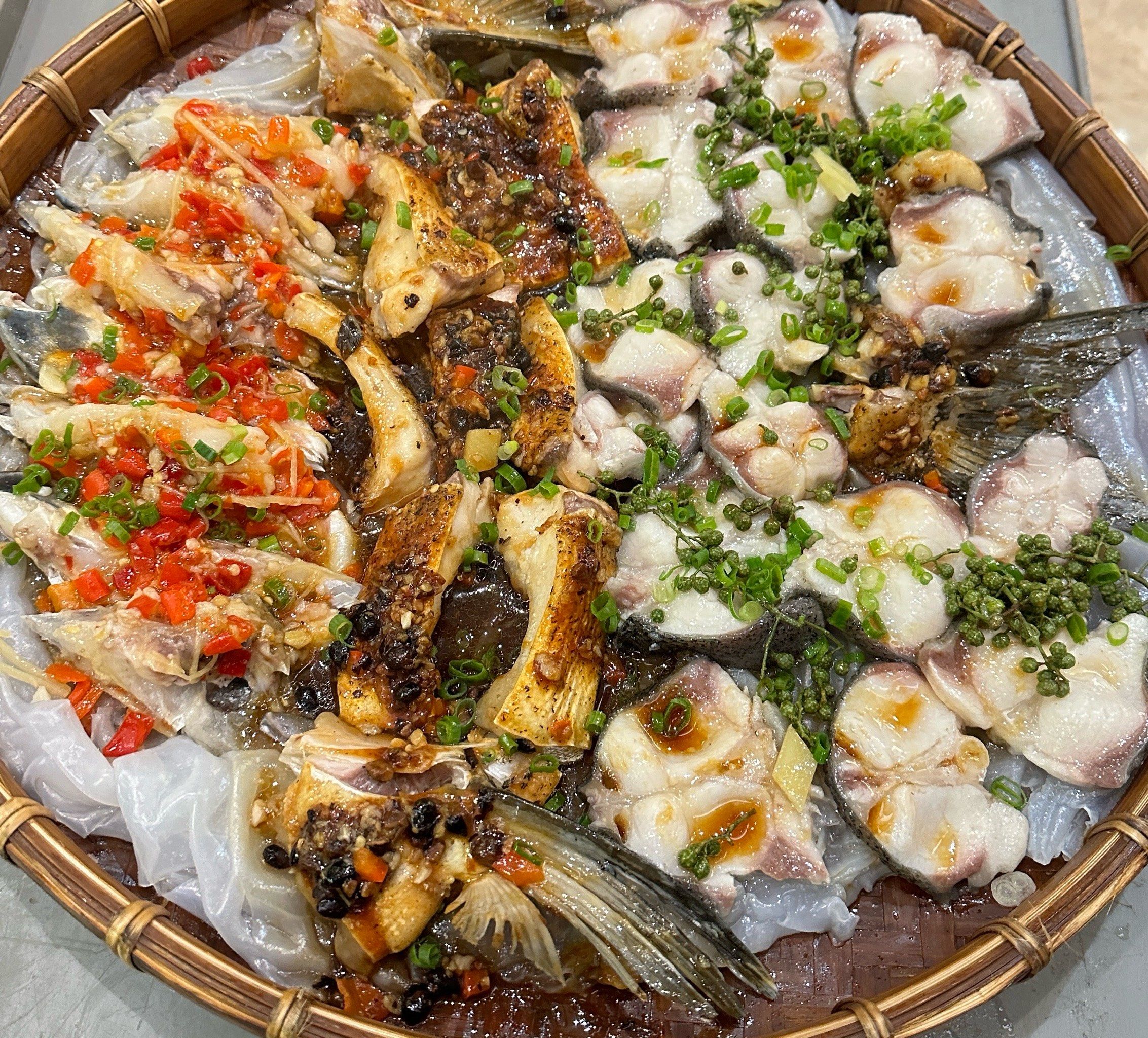 推荐大家品尝澳门顺轩海鲜火锅酒家的招牌菜— 三味鱼