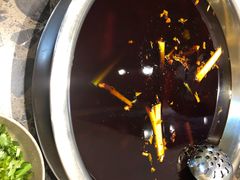 全红味锅底-肖肖酸萝卜鱼火锅(总店)