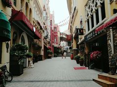 -鲁邦国际风情街(麦世达韩国精品百货店)