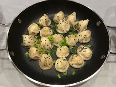 招牌拇指煎包-京味斋·北京烤鸭(北京南站洋桥店)