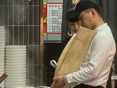 -顺溜·手工刀削面·黑金店(铜锣湾店)
