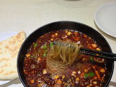 -牵人麻辣粉(粉巷店)