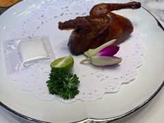 脆皮爆汁乳鸽-酒蜻蜓·庭院私房菜(天元东路店)