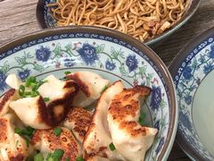 -无名氏宵夜小摊(祝家三姐妹馄饨店)