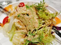 牛油果蔬菜沙拉-雀蓝川菜(星悦汇店)