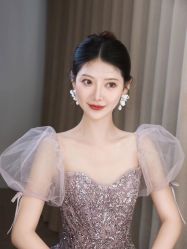 -洋洋婚纱品牌集合店