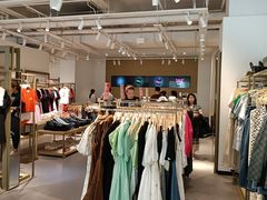 -URBAN REVIVO(北京斯普瑞斯奥特莱斯店)