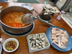 -老何家后安粉·糟粕醋海鲜火锅(三亚湾椰梦长廊店)