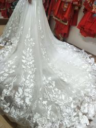 -觅白婚纱礼服馆