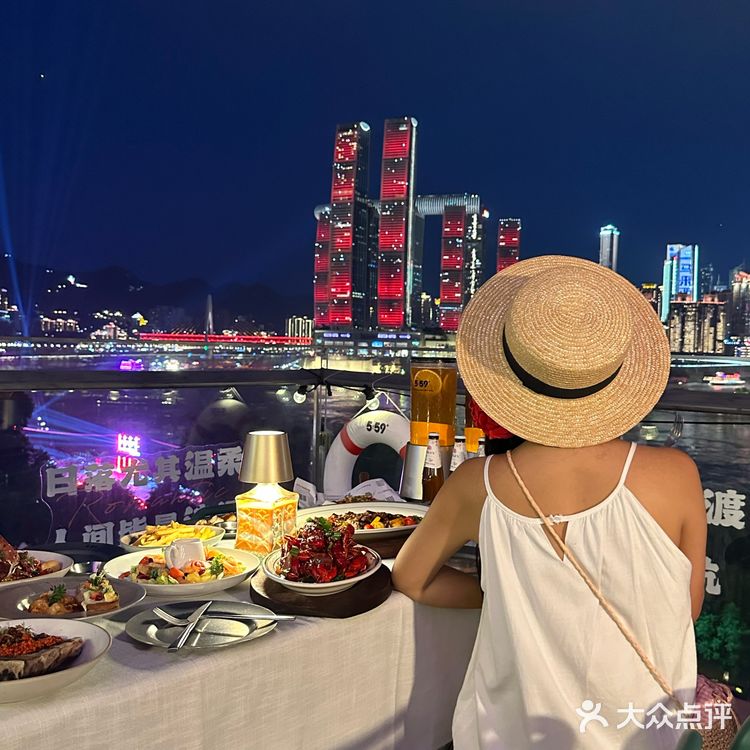 重庆！花小钱装大杯的江景餐厅