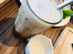 -Common Table · Brunch & Coffee
