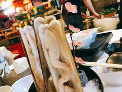 -鲜入围煮花胶鸡海鲜火锅