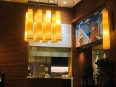 -香格里拉鱼跃地中海西餐厅·牛排披萨