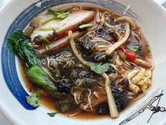 -苏州工业园区奥特莱斯亚朵酒店