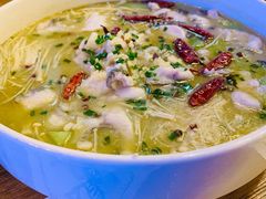 招牌酸菜鱼（必点）-爱啤精酿·民谣酒馆(滨江店)