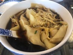红汤辣馄饨-笑来喜馄饨小笼工坊店(湖滨街店)