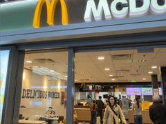 -麦当劳(上海虹桥站30B检票口楼上)