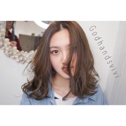 -God Hands发型设计复古会所