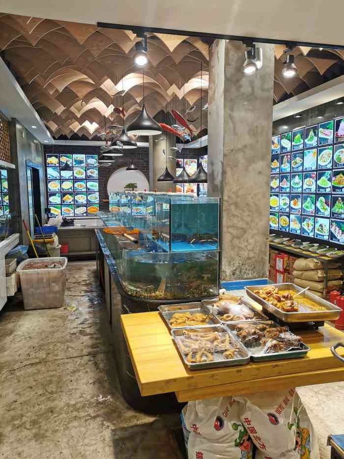 海鲜很好价格又实惠店很好找就在现代博物对面虾球很大菜量也足很好吃