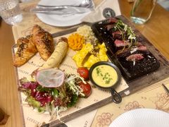 -Mark&Mars Restaurant