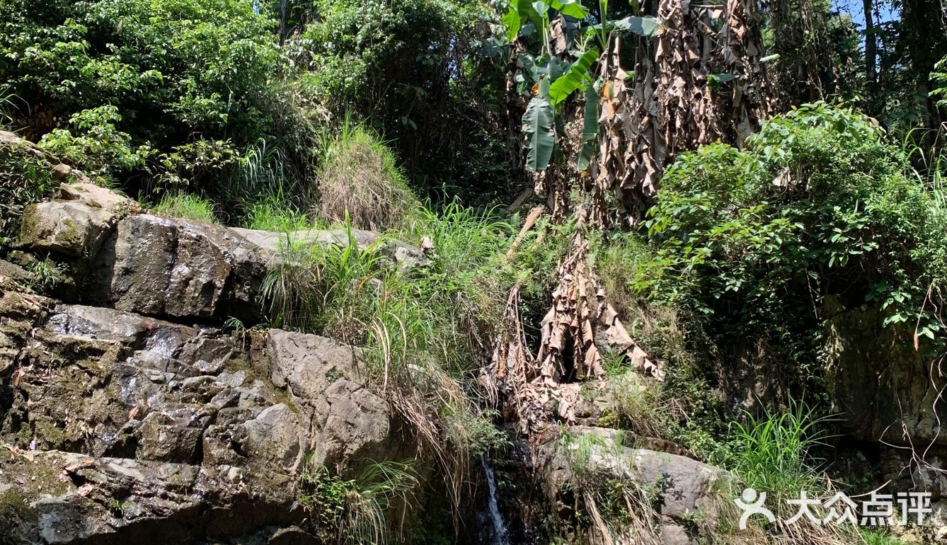 一座山一片城