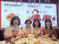 -肥肥虾庄·金牌油焖大虾(首义路店)