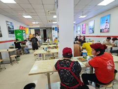 大堂-凤张螺蛳粉·爽口粉(跃进路总店)