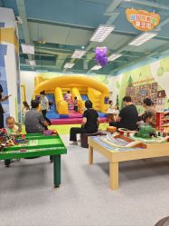 -莫莉幻想儿童乐园(三河燕郊永旺店)