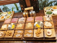 -银米·云南传统过桥米线(双廊黑金冠店)