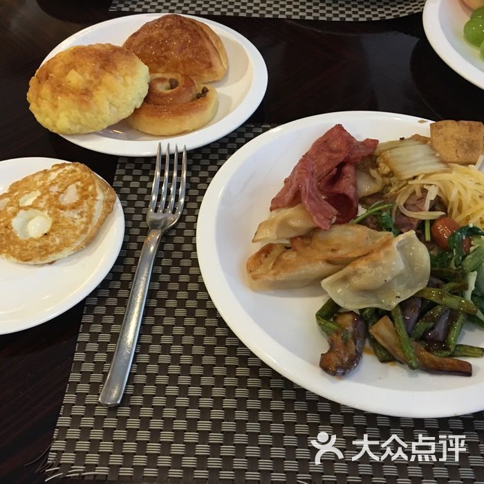 三鼎华悦自助餐