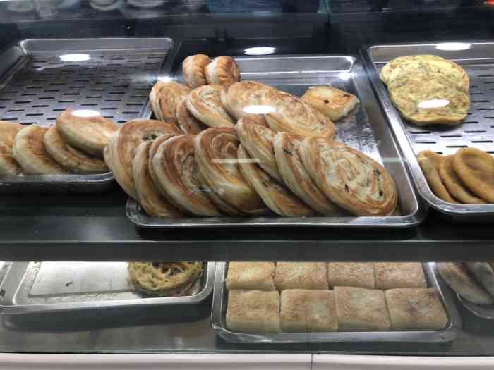 神龟馅饼(威胜店)-"馅饼好吃,野菜的,牛肉的都不错,去的比较.