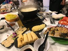 -鲜入围煮花胶鸡海鲜火锅