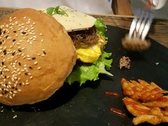 -HIGH FIVE哈福手工汉堡(桂林路店)