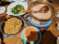 -蒙亨·手把肉·蒙古包文化主题餐厅(天恒广场店)