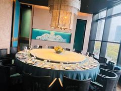 -凤凰湘语·平价海鲜餐厅(浦东旗舰店)