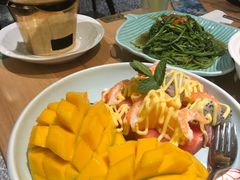 越式芒果鲜虾沙律-米纸越南小馆(金鹰世界店)